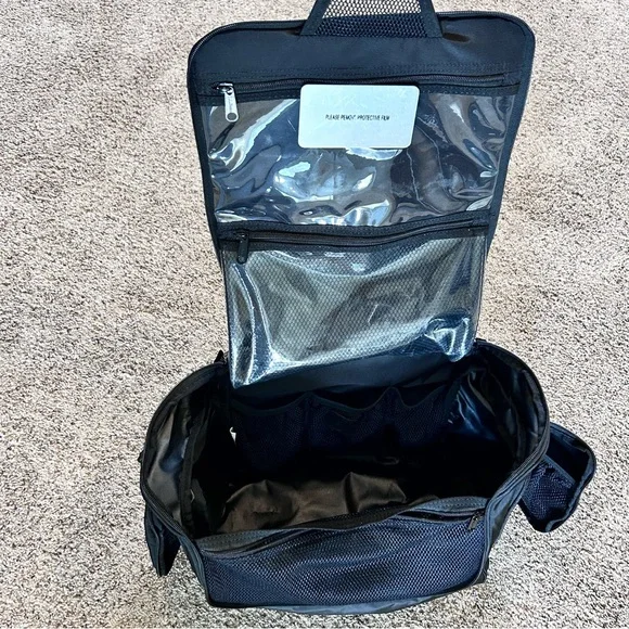 L.L. Bean Organizer Hanging Toiletry Bag, Family Size Black Nylon 10"H×12"W× 8"D - Picture 2 of 16